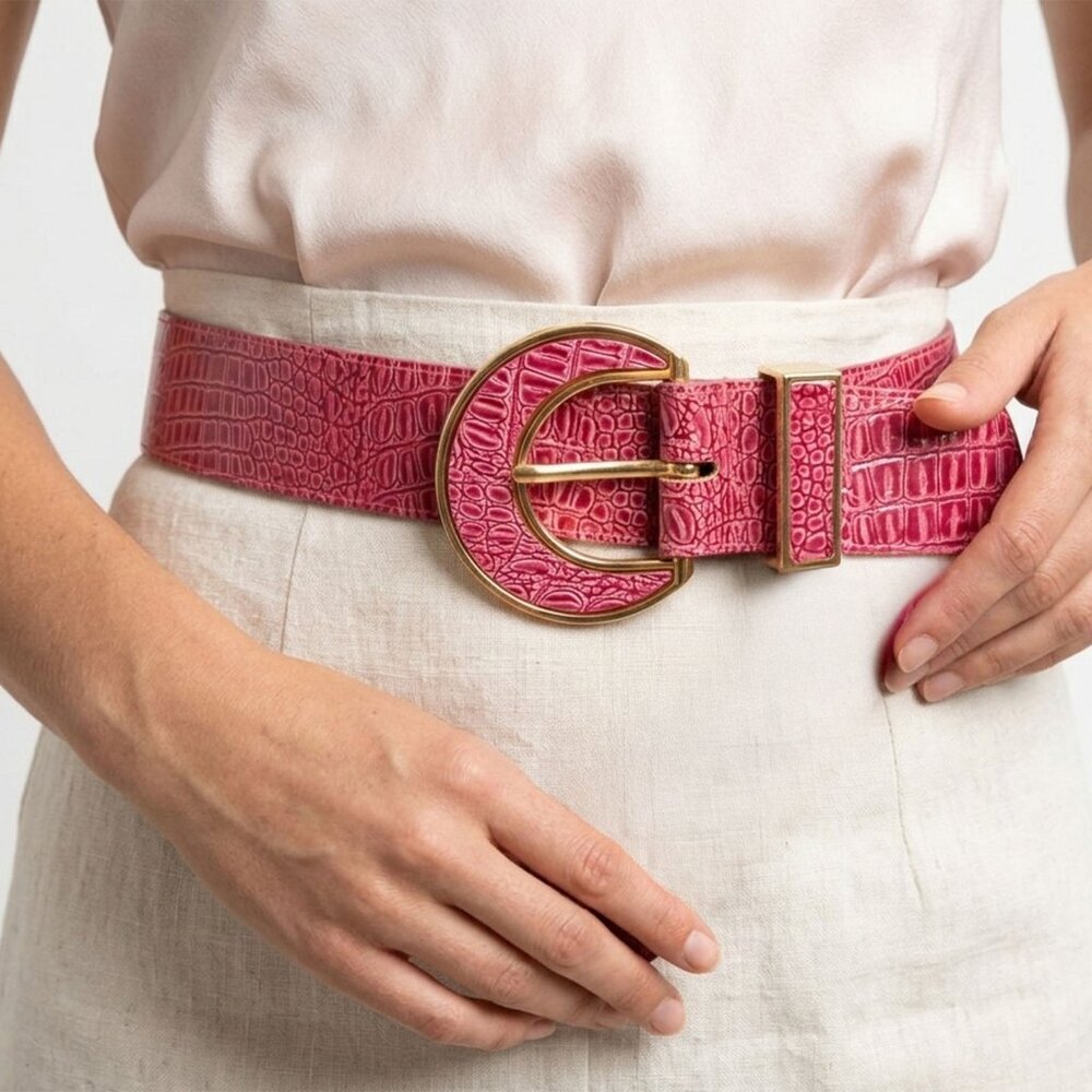 Vintage J. Michaels Red Croc Embossed Leather Belt Gold Half Moon Buckle M